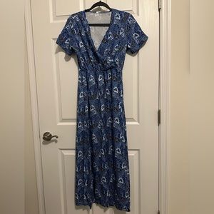 🌼Unbranded long midi wrap dress with optional belt.
